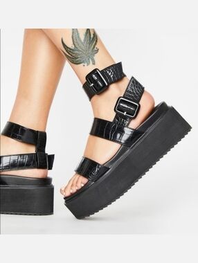 Public Desire Flatform Sandals Ankle Strap Buckle Croc-Embossed Goth Black 6